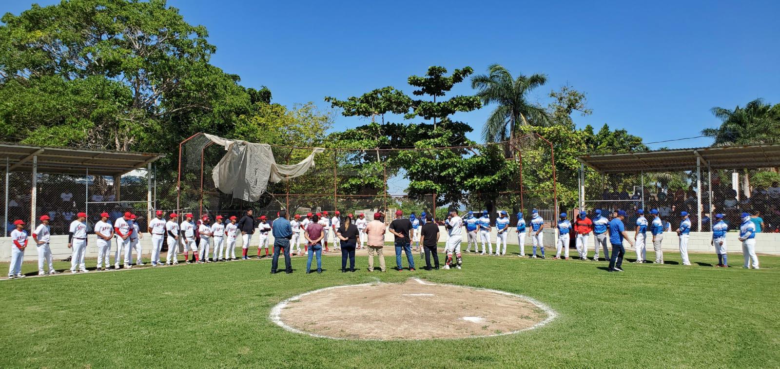 $!Ayuntamiento de Navolato supervisa obra de mejoramiento del estadio de beisbol de Los Ángeles