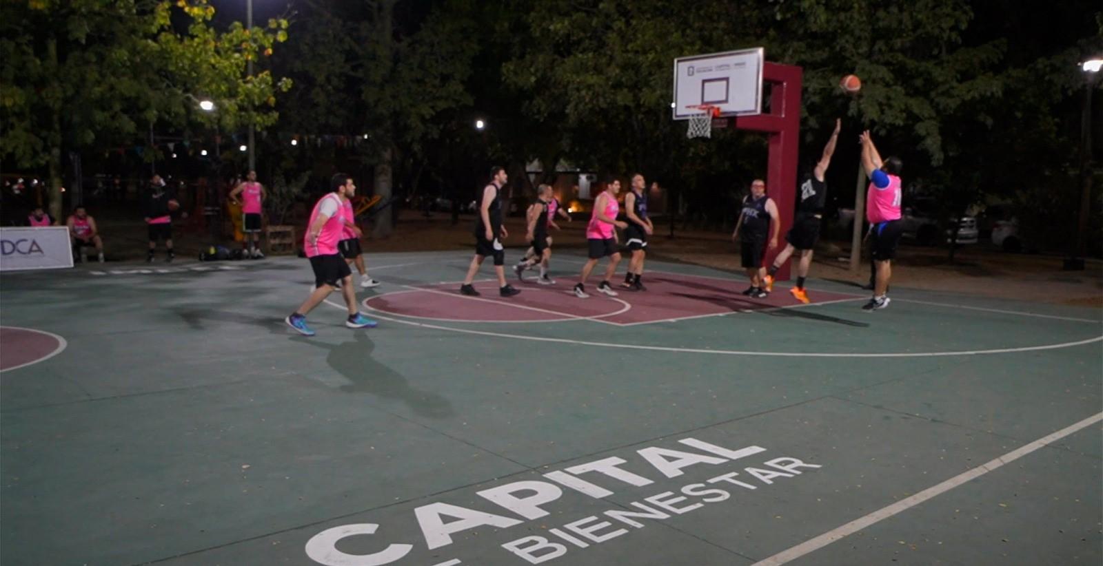 $!Estrella Roja brilla y toma el liderato en la Liga de Baloncesto de La Campiña