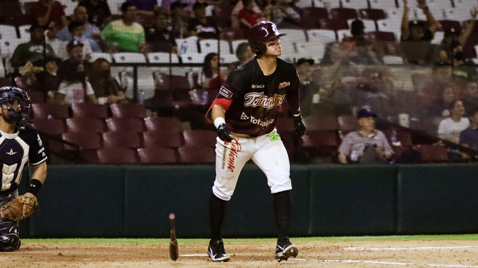 $!Tomateros de Culiacán saca la escoba ante Algodoneros de Guasave