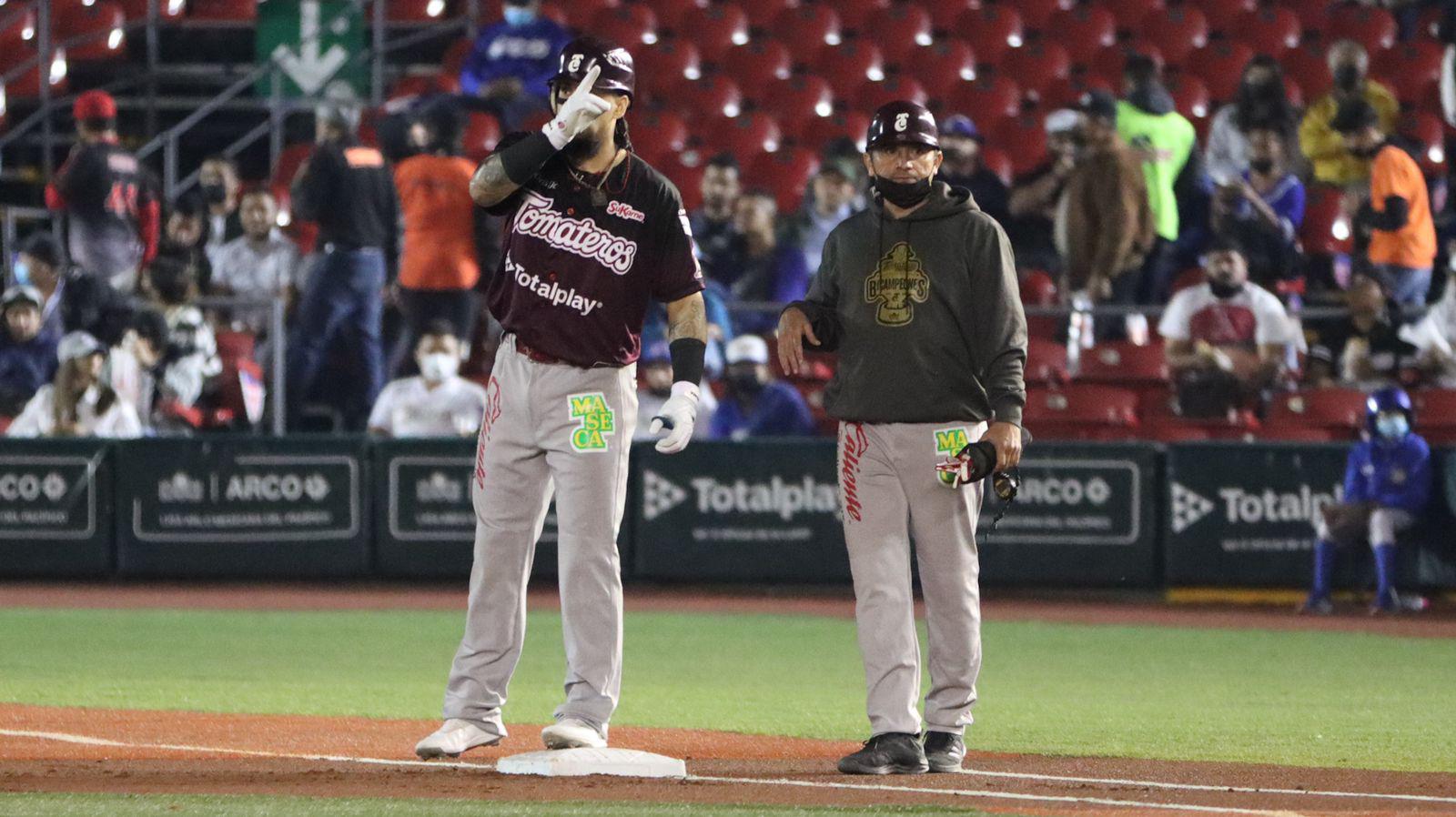 $!Charros de Jalisco deja tendidos a Tomateros de Culiacán para que la serie se iguale