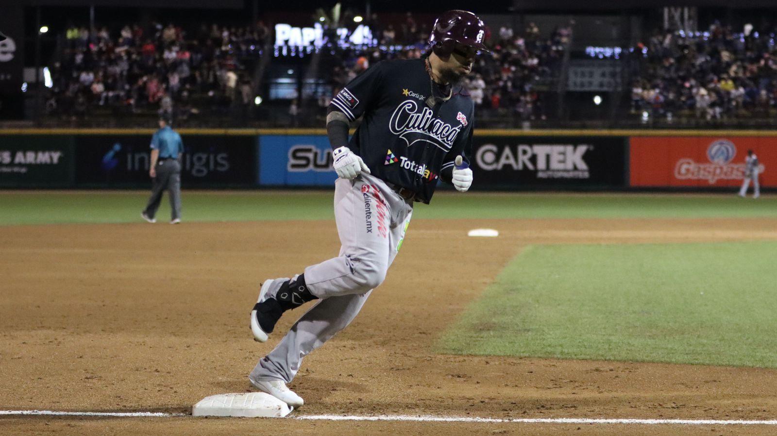 $!Tomateros de Culiacán corta mala racha en el Kuroda Park