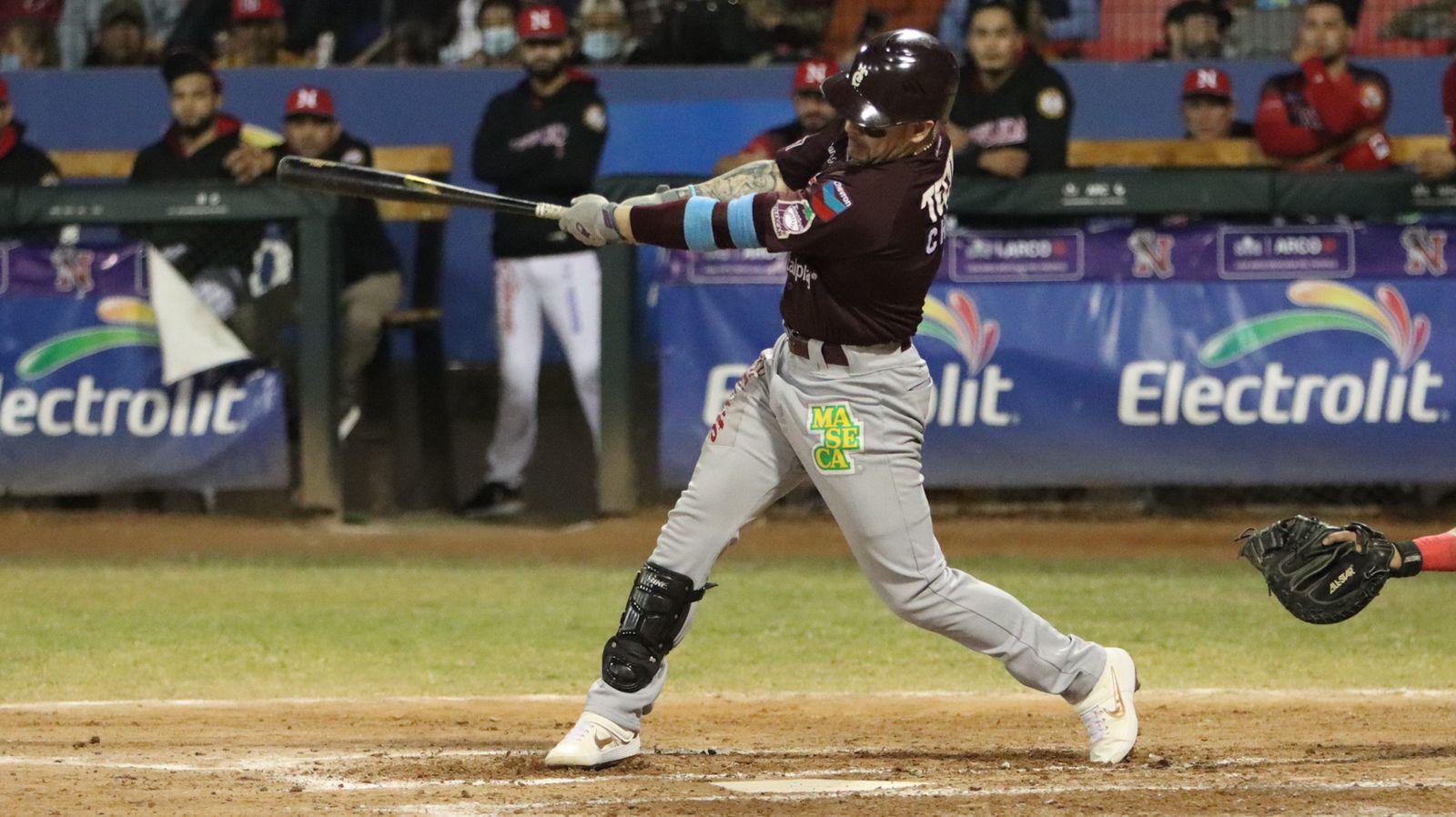 $!Tomateros de Culiacán se queda con el primero de la serie en Navojoa