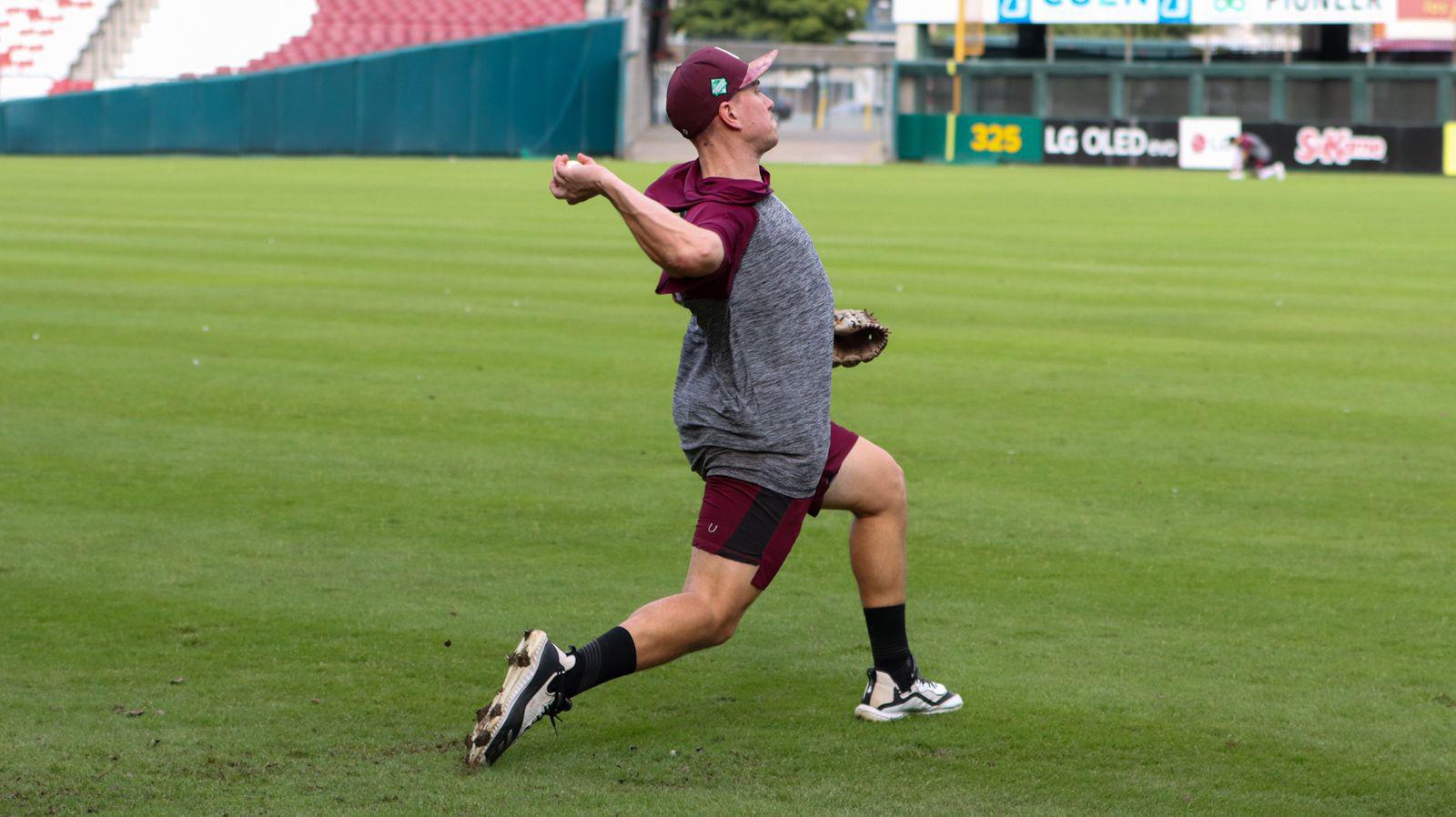 $!Joey Meneses, el caballo de Tomateros de la postemporada