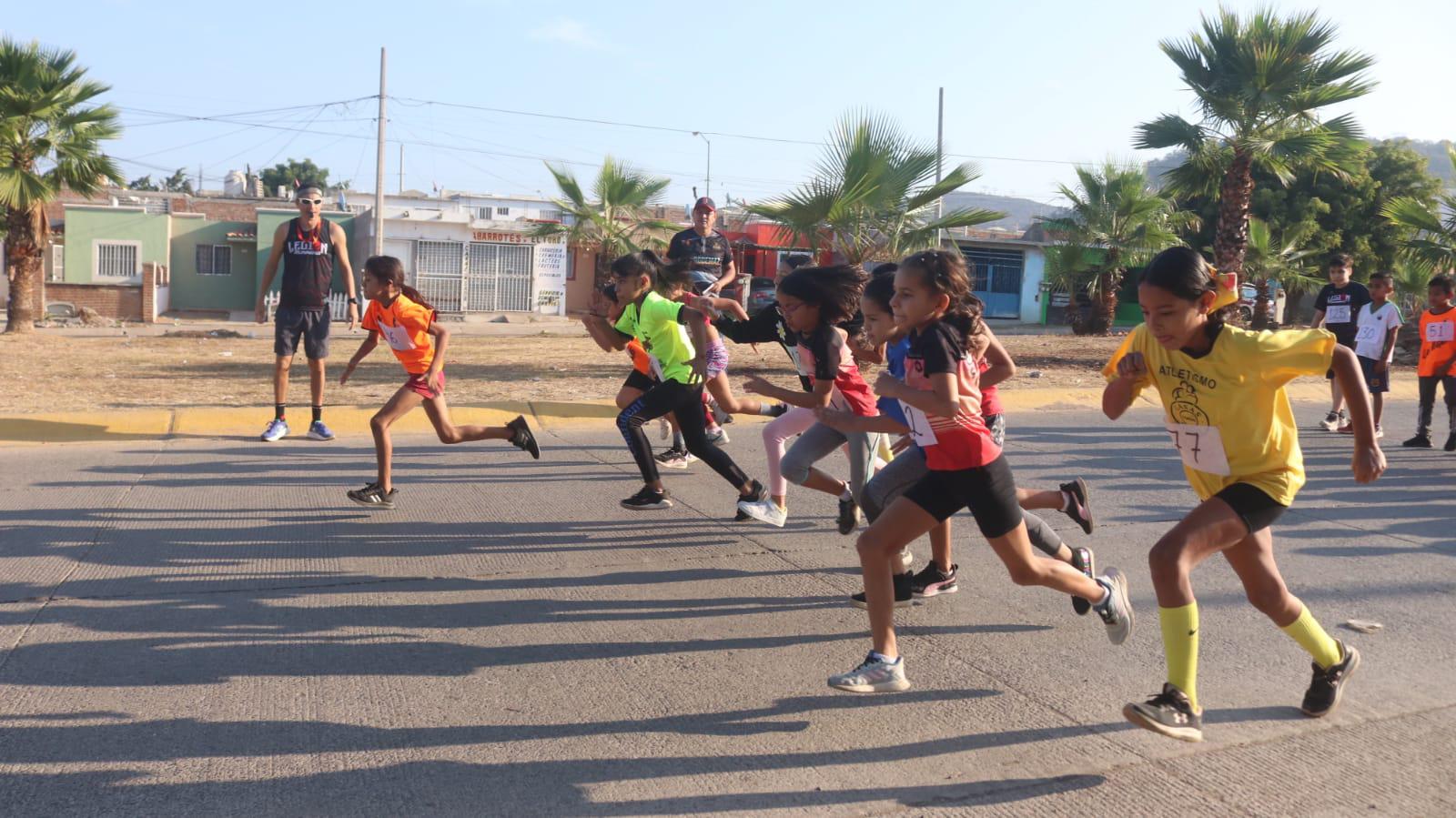 $!Sustaita y Hernández dominan carrera en Santa Teresa