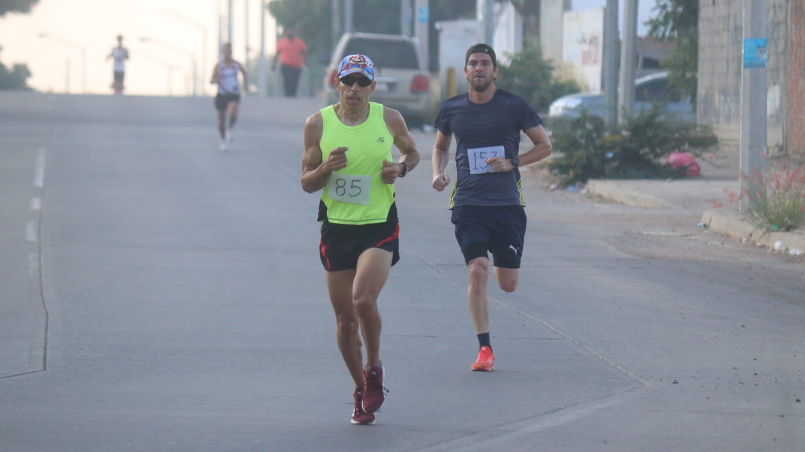 $!Sustaita y Hernández dominan carrera en Santa Teresa