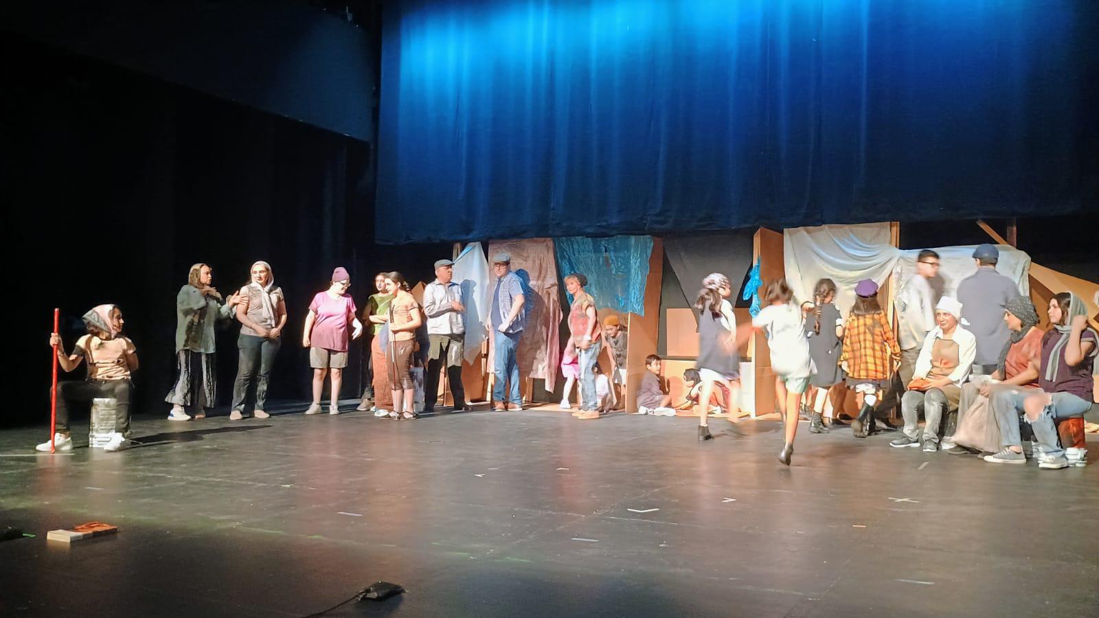 $!Los talleres de Teatro Infantil Sabatino y Coro de Adolescentes y Adultos presentan ‘Todos somos Annie’, en el Festival de Fin de Cursos 2024.