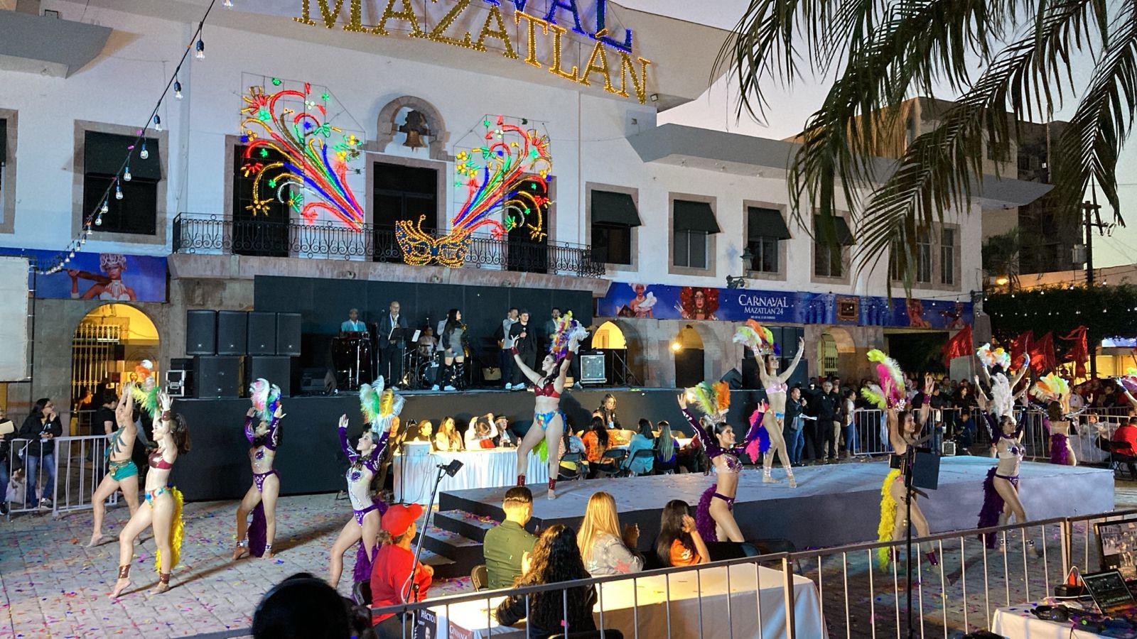 $!María Paula es Reina Infantil y Héctor Limón Rey de la Alegría del Carnaval de Mazatlán