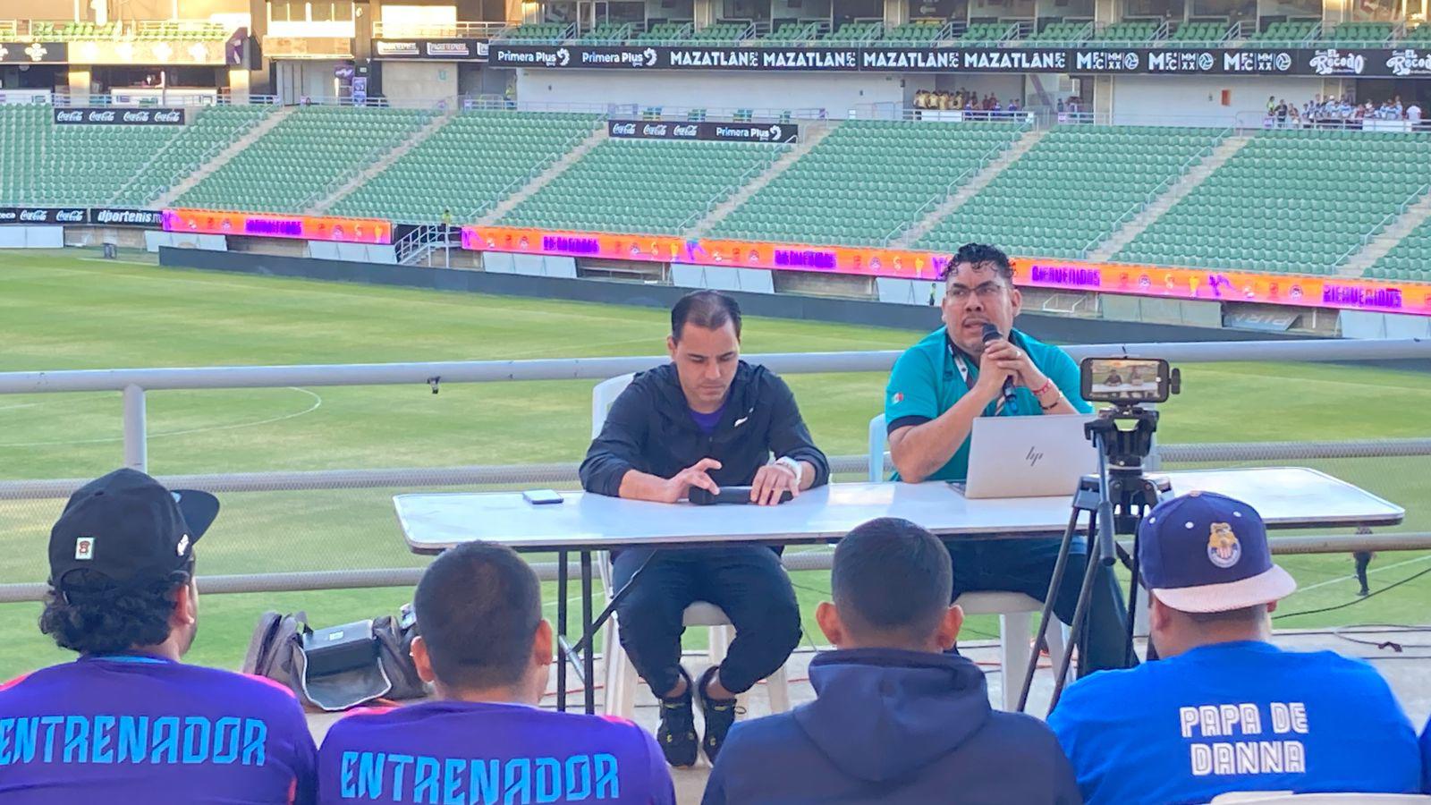 $!Sinaloense Omar Bravo es invitado especial de Copa Mazatlán