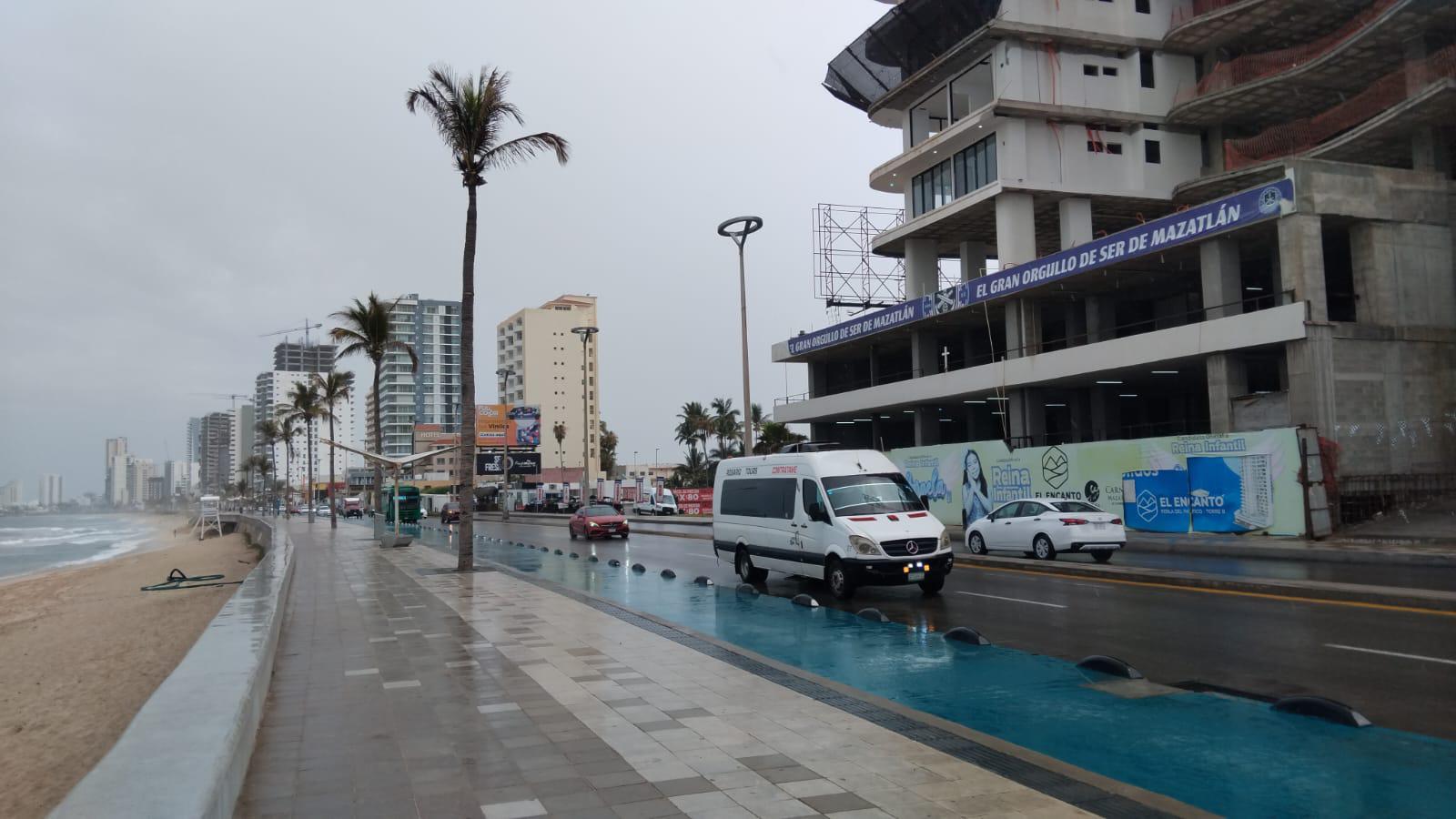 $!Llueve en el Día de San Juan en Mazatlán y Villa Unión