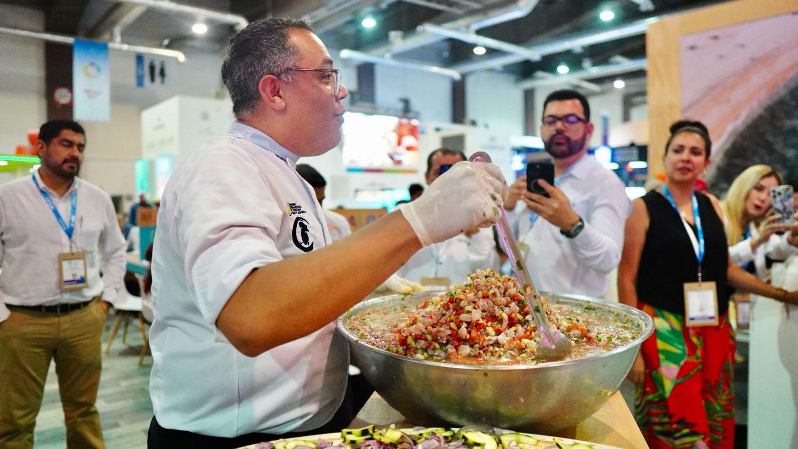 $!Deleita Sinaloa con su gastronomía y atractivos como Carnaval en el Tianguis Turístico en Acapulco