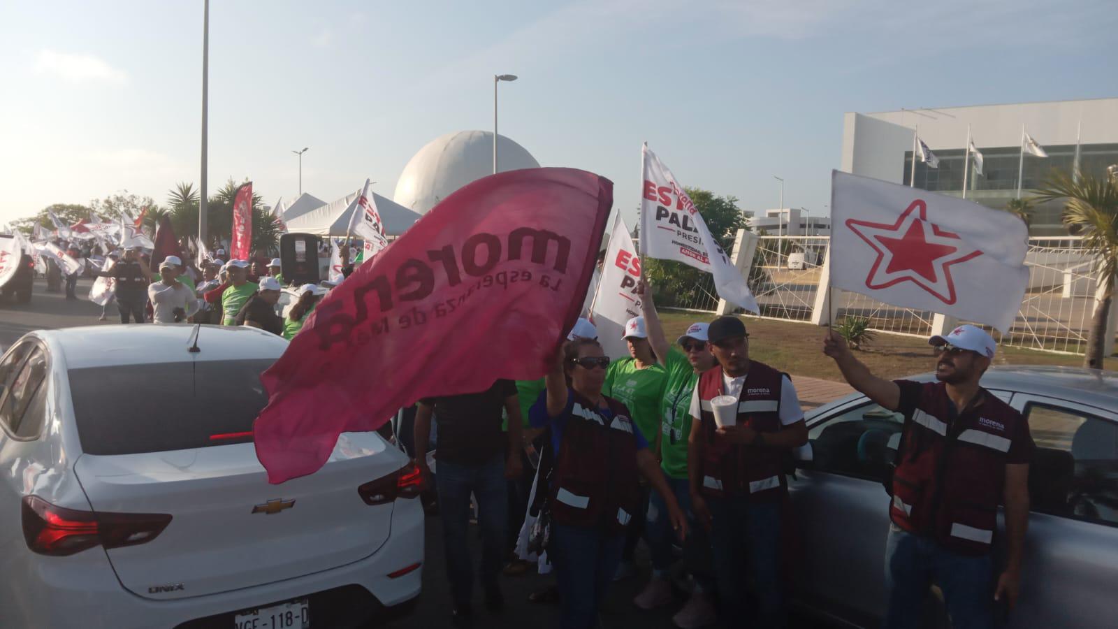 $!Simpatizantes arman ‘fiesta’ previo a debate de candidatos a la Alcaldía de Mazatlán