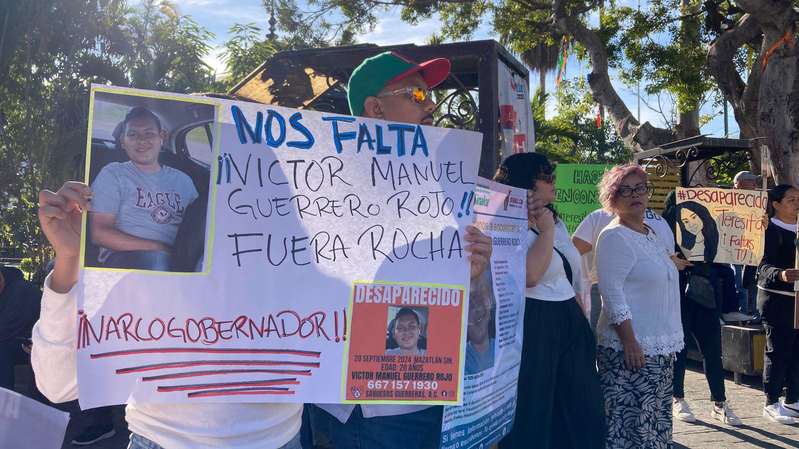 $!Exigen en manifestación en Mazatlán apoyo para encontrar a personas desaparecidas y renuncia del Gobernador Rocha