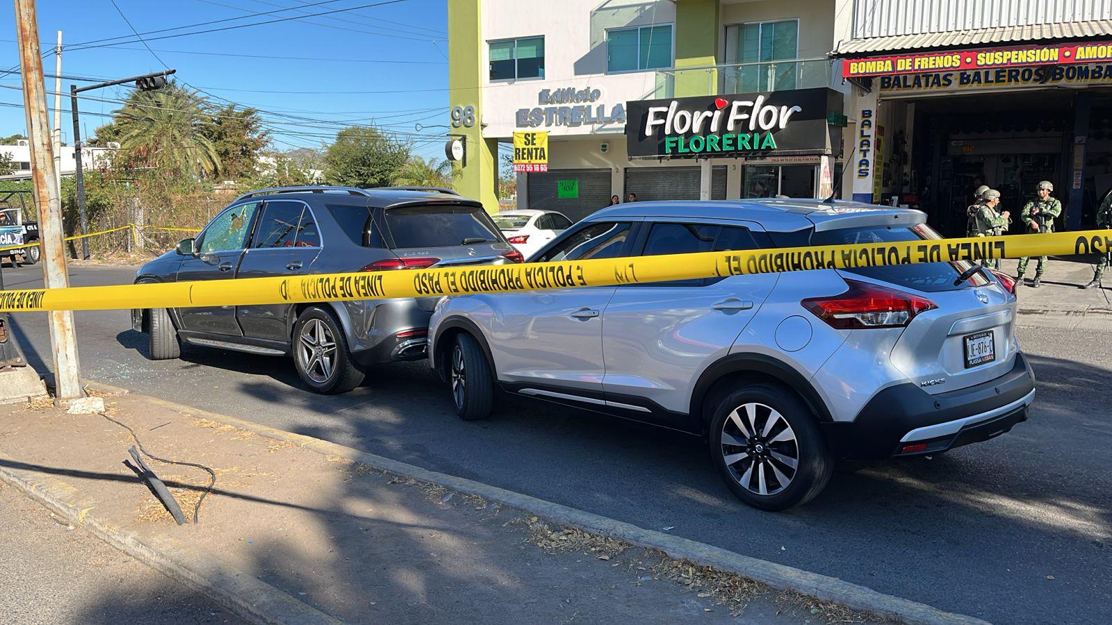$!En Culiacán, escolta impide robo de auto y termina herido el asaltante