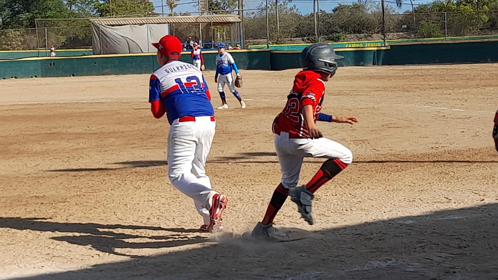 $!Jonrones llevan a Muralla a vencer a la Quintero en Torneo Distrital