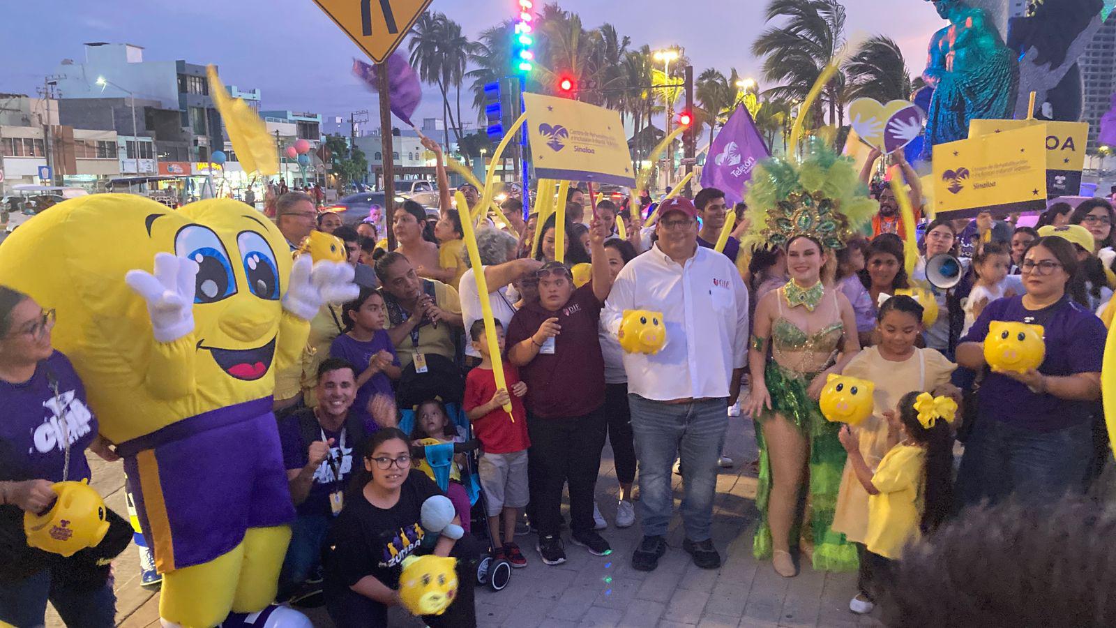 $!Realiza CRIT en el malecón de Mazatlán un boteo masivo rumbo al Teletón 2025