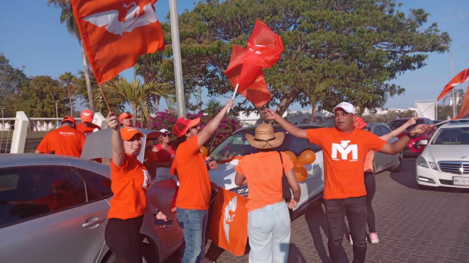 $!Simpatizantes arman ‘fiesta’ previo a debate de candidatos a la Alcaldía de Mazatlán