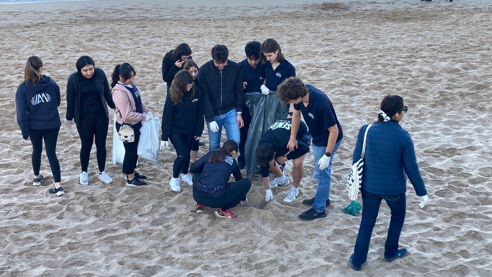 $!Realizan nueva recolecta de microplásticos en jornada de saneamiento en Playa Norte