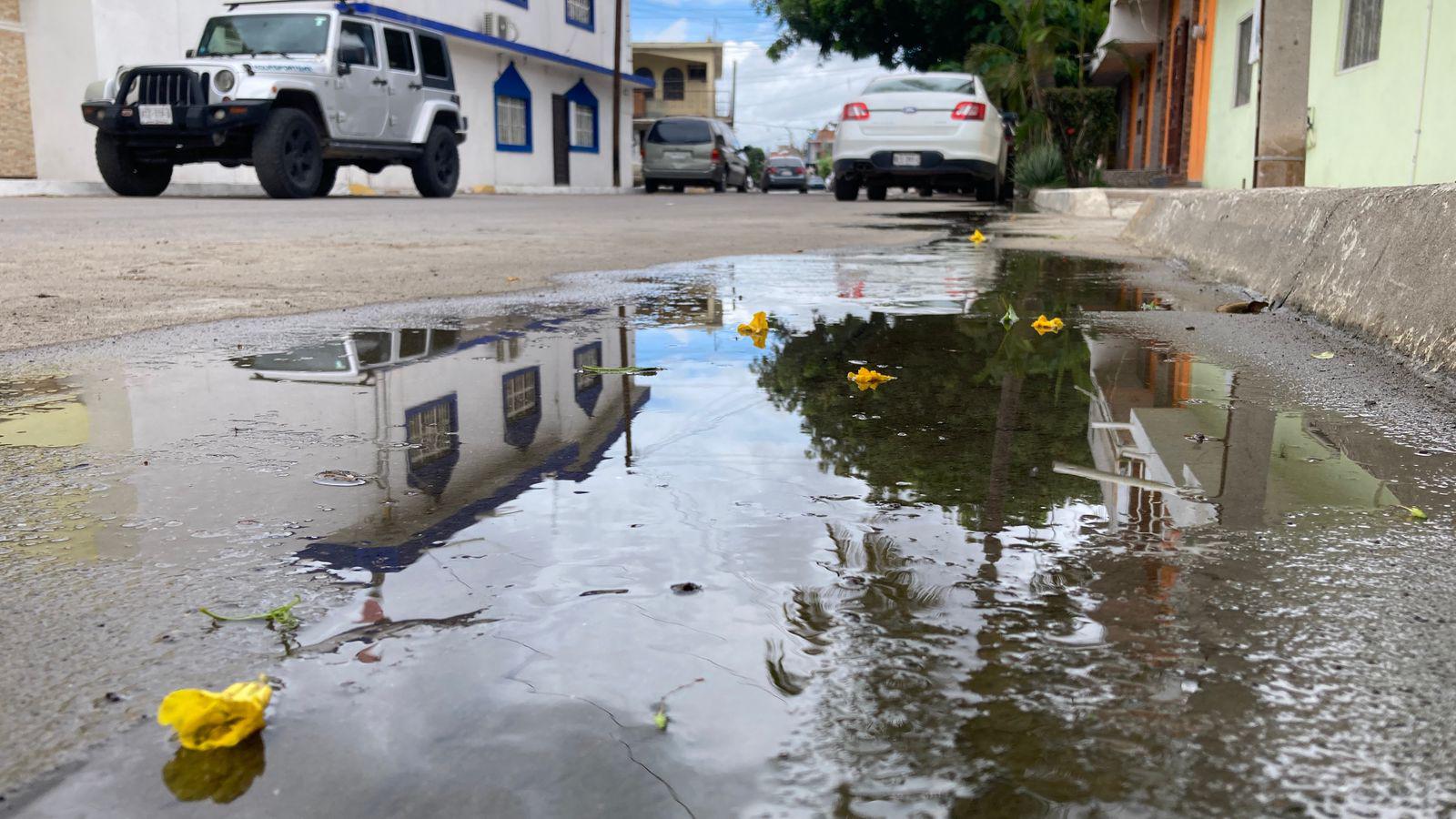 $!Fuga de aguas negras y mal olor genera malestar entre vecinos en la colonia Venustiano Carranza, en Mazatlán