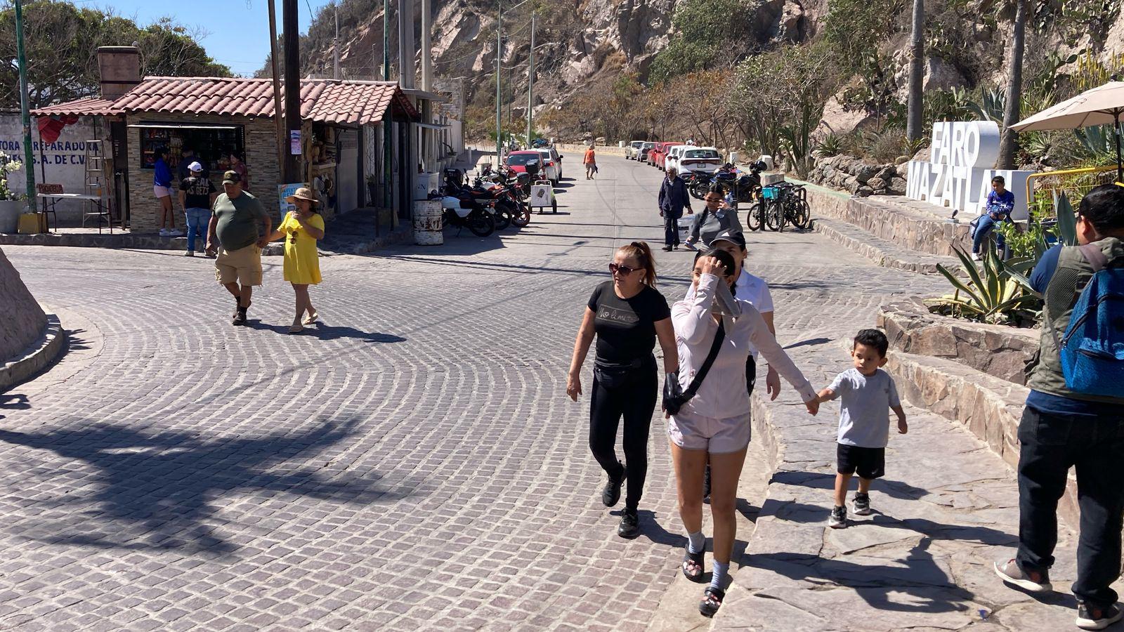 $!Tras el Carnaval, el Faro de Mazatlán regresa a su afluencia normal de visitantes