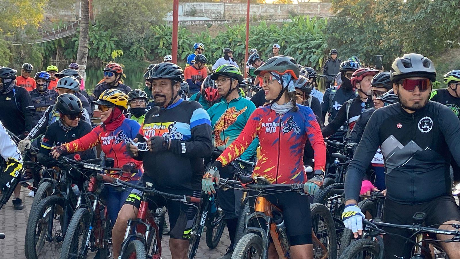 $!Viven ciclistas la cuarta rodada ‘Pueblos Mágicos’, en Rosario