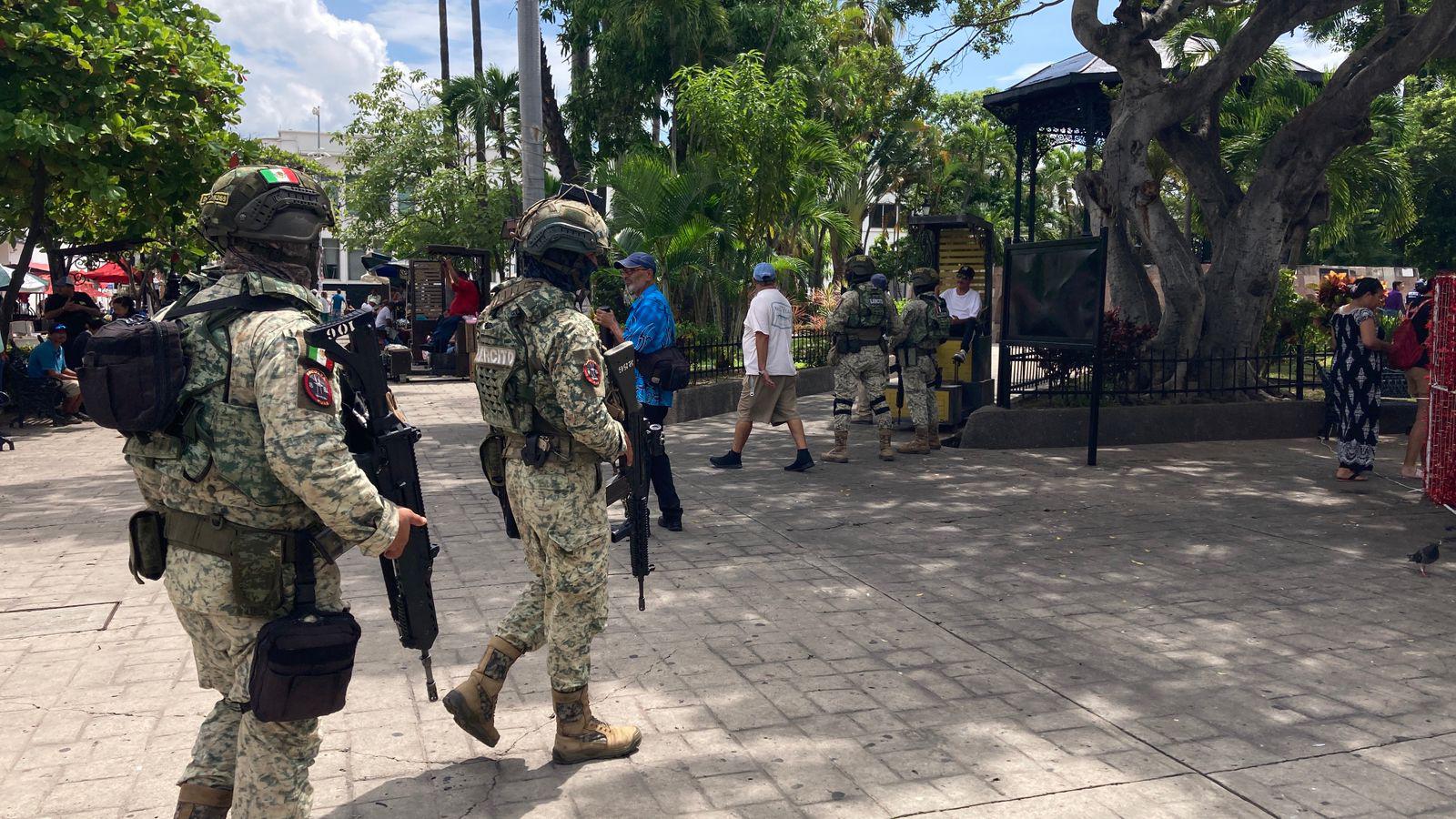 $!Refuerzan la seguridad en Centro de Mazatlán a horas de la ceremonia del Grito de Independencia