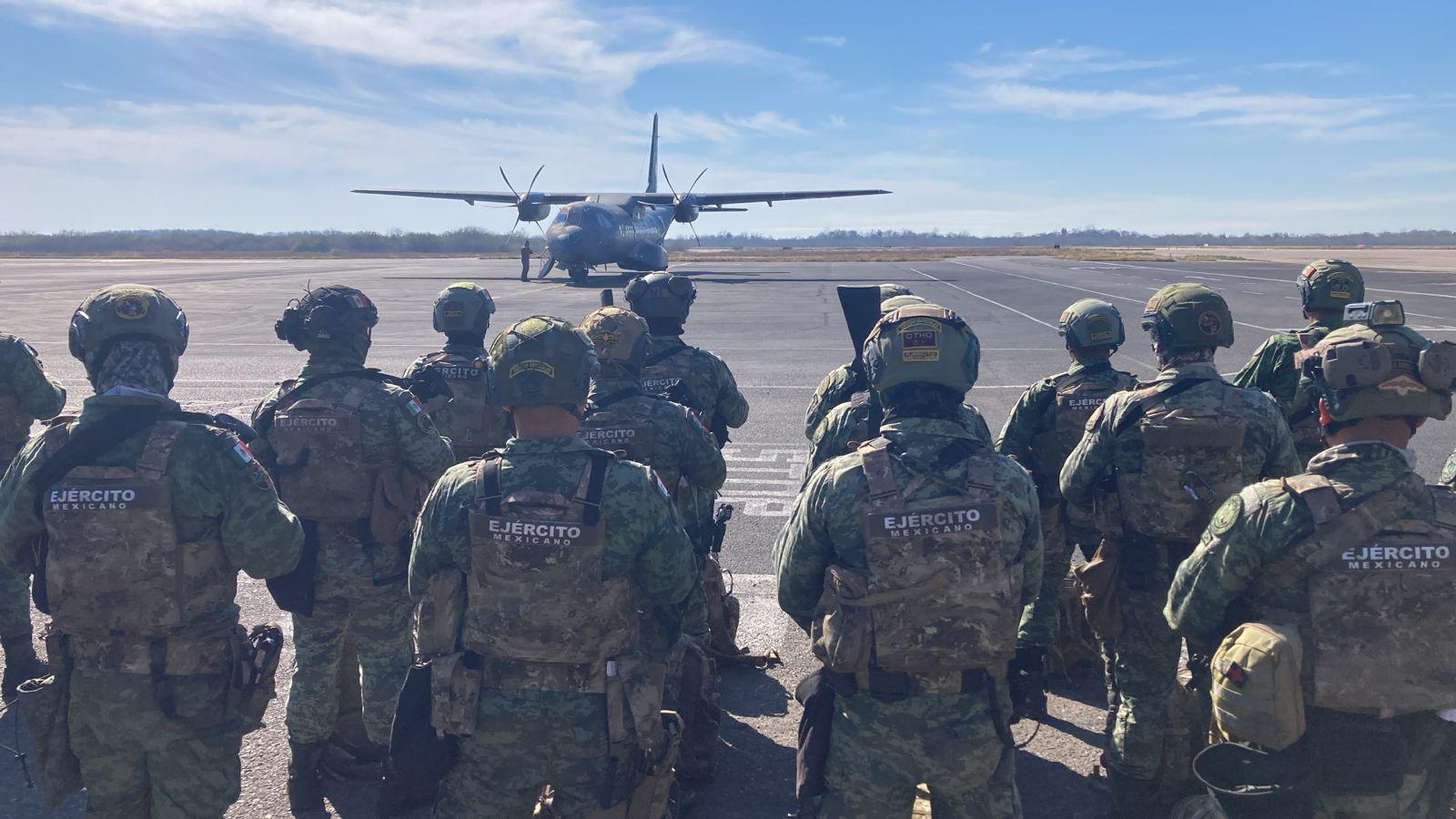 $!Arriban a Mazatlán 60 elementos de las Fuerzas Especiales del Ejército