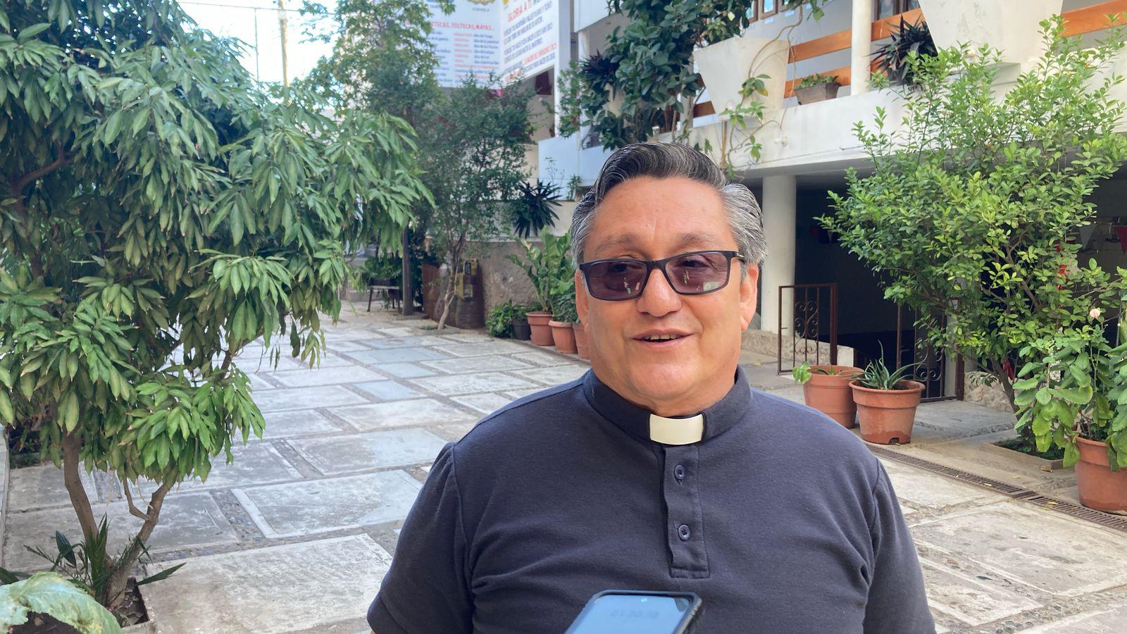 $!Llama sacerdote a buscar la felicidad sin estar al margen de Dios