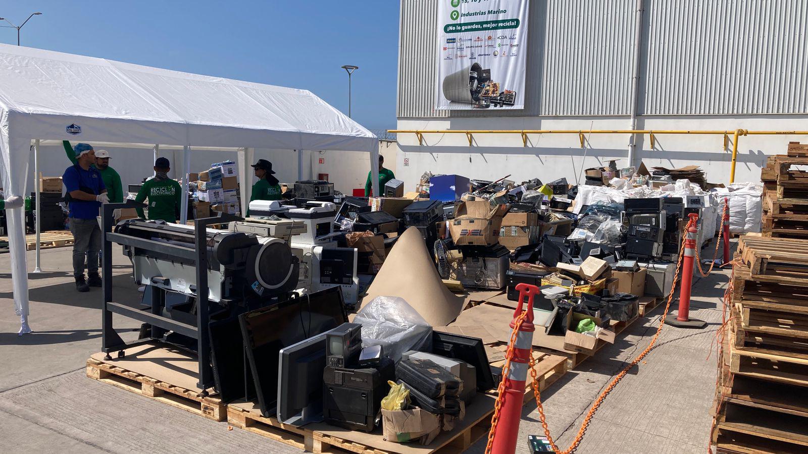 $!Ponen en marcha en Mazatlán el Reciclón Electrónico
