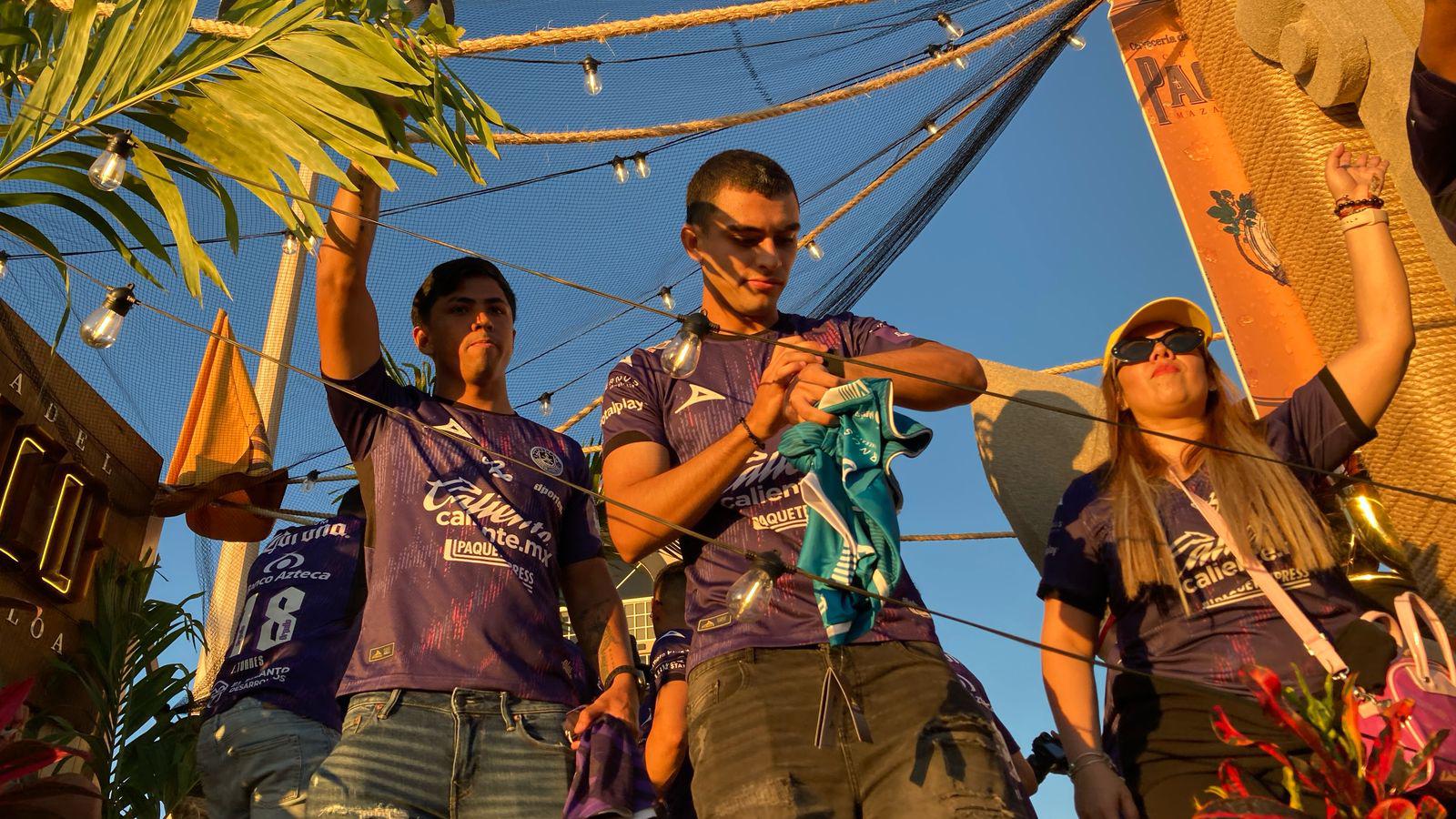 $!Equipos profesionales del puerto son parte del desfile del Carnaval de Mazatlán 2025