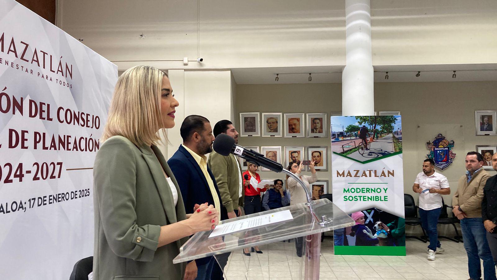 $!Rinden protesta integrantes del nuevo Comité de Planeación Municipal 2024-2027