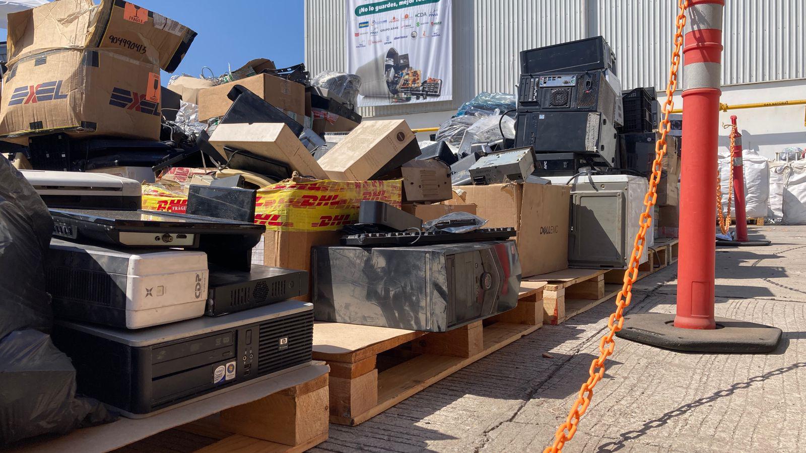 $!Ponen en marcha en Mazatlán el Reciclón Electrónico