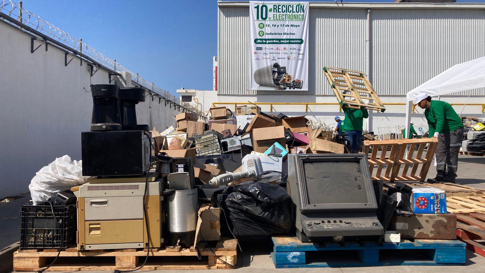 $!Ponen en marcha en Mazatlán el Reciclón Electrónico