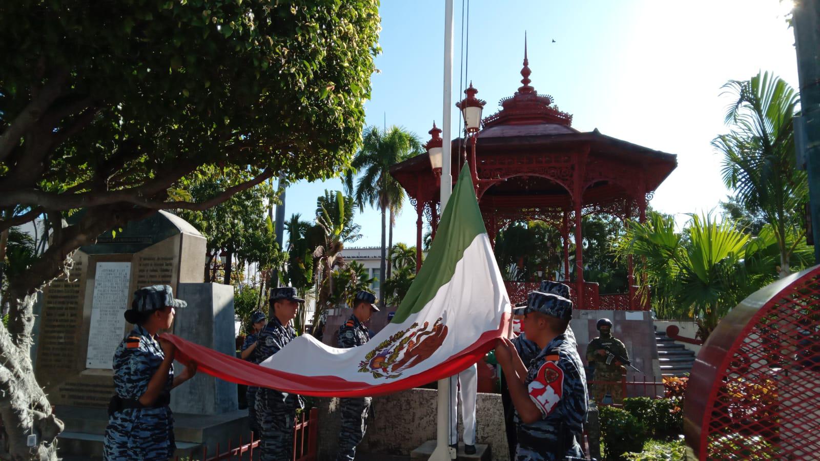 $!Conmemoran en Mazatlán el 218 aniversario del natalicio de Benito Juárez