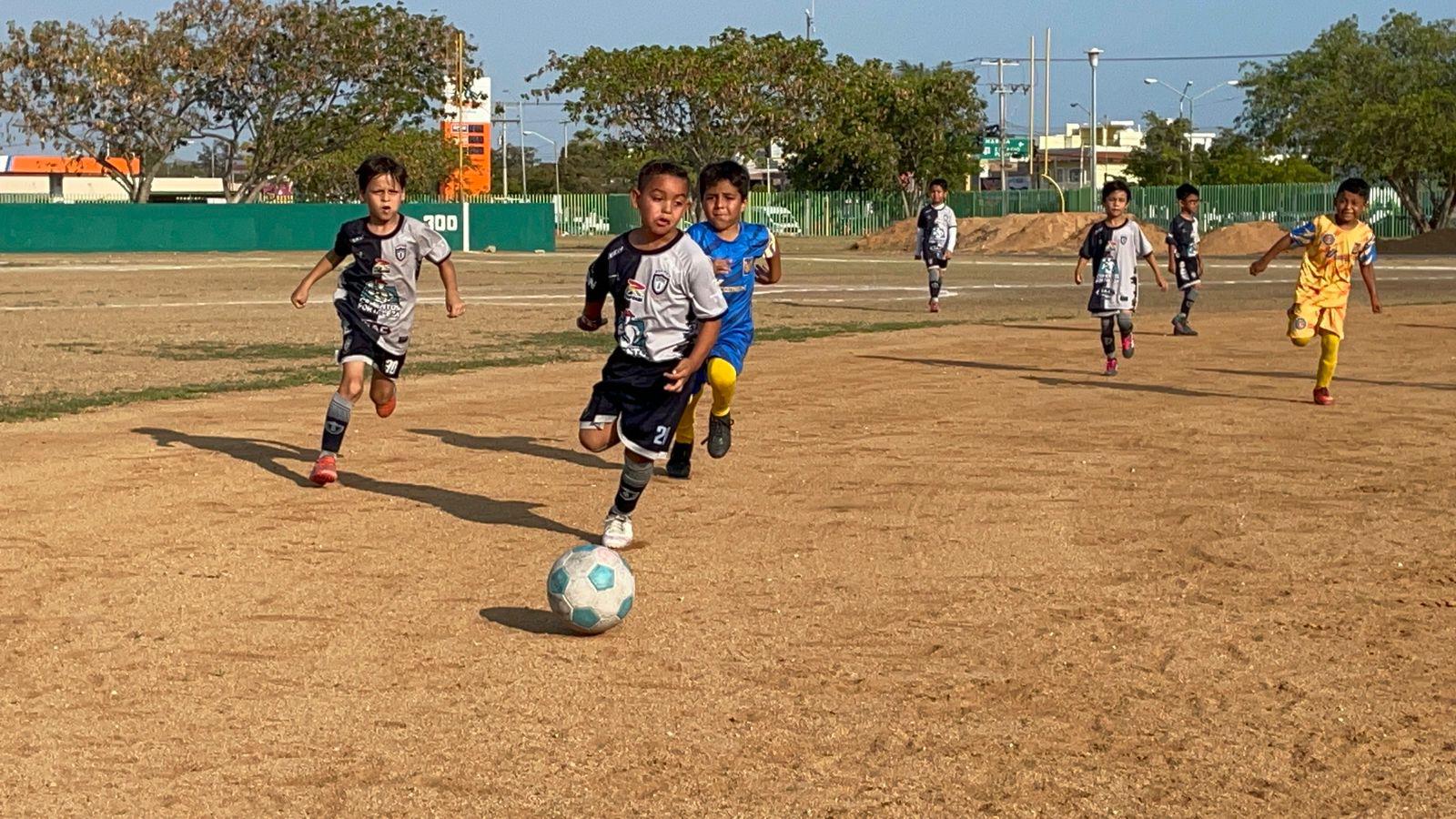 $!Dragones golea en inicio de Torneo InterAcademias
