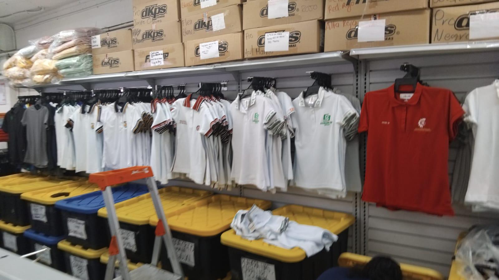 $!Tiene segunda semana del canje de uniformes y útiles escolares una mayor afluencia de padres de familia