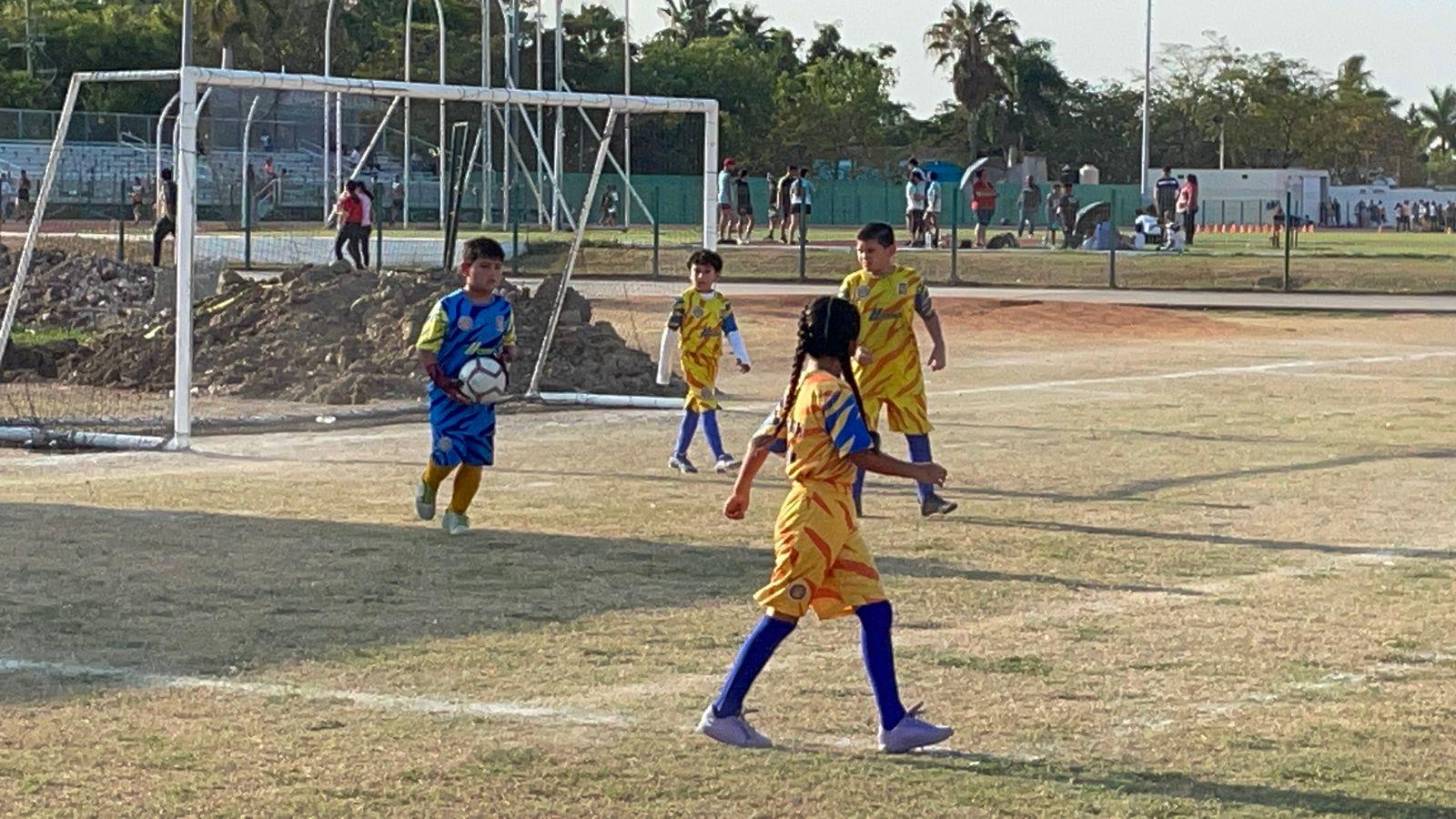 $!Dragones golea en inicio de Torneo InterAcademias