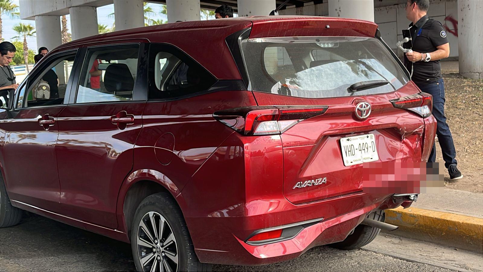 $!Civiles armados provocan un accidente vial y despojan un vehículo al norte de Culiacán