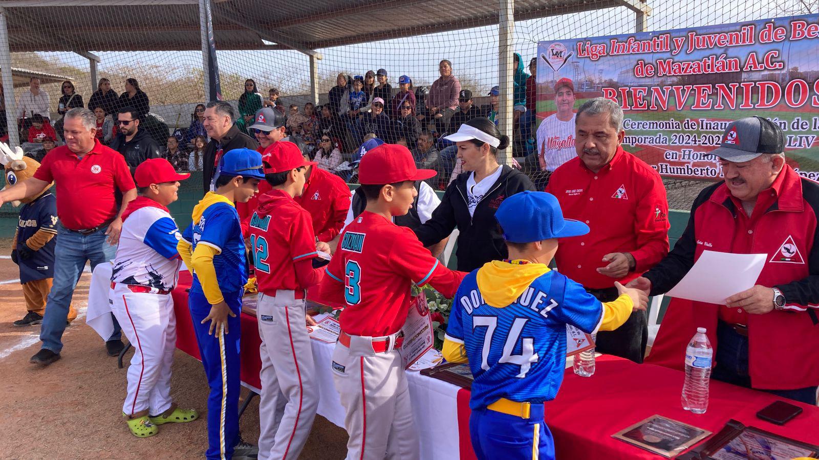 $!Cantan playball de nueva temporada de Liga Mazatlán