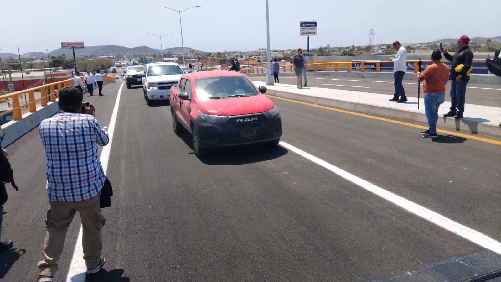 $!Gobernador da apertura parcial al Paso Superior de Libramiento Colosio