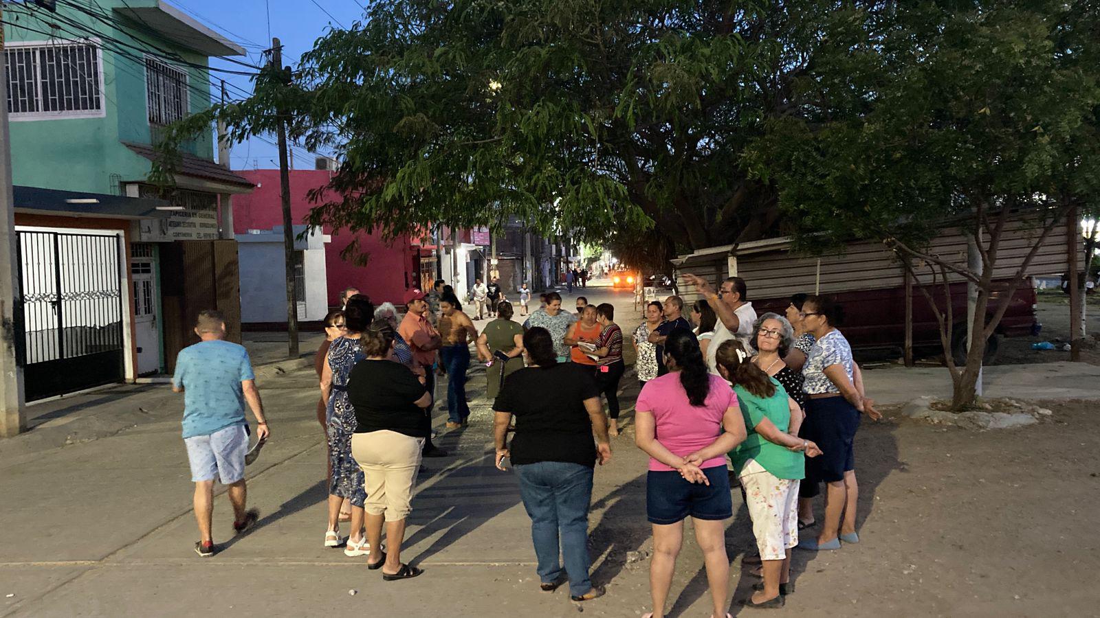 $!Acuerdan vecinos de La Foresta con Ayuntamiento de Mazatlán indagación del plano original en el registro público