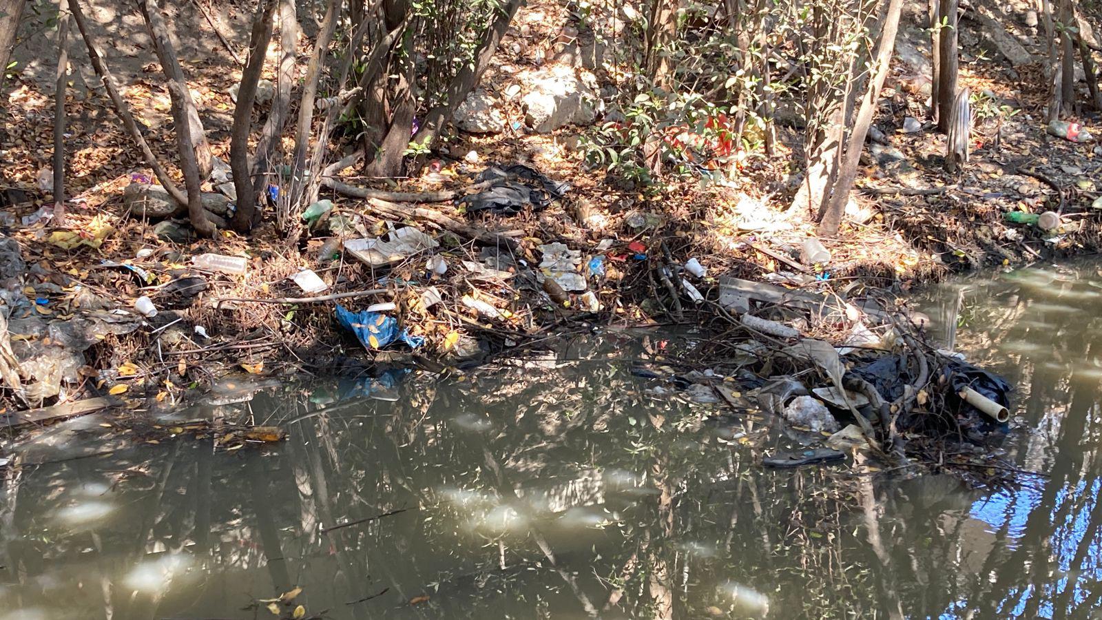 $!Basura y desechos en canal preocupan a vecinos de Tierra y Libertad, en Mazatlán