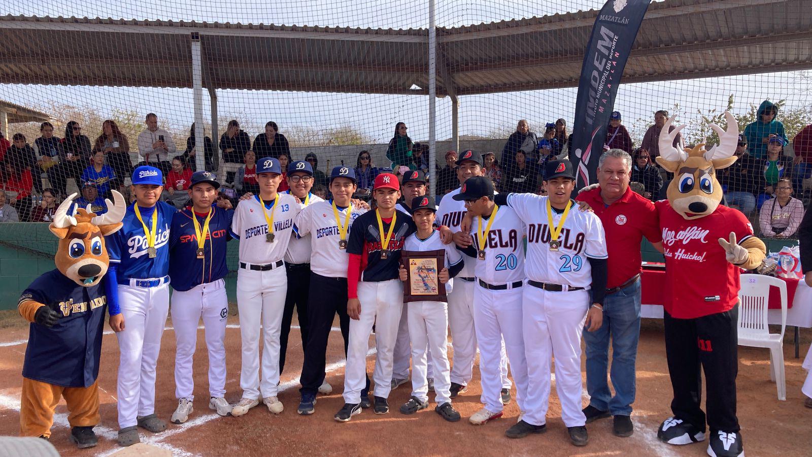 $!Cantan playball de nueva temporada de Liga Mazatlán