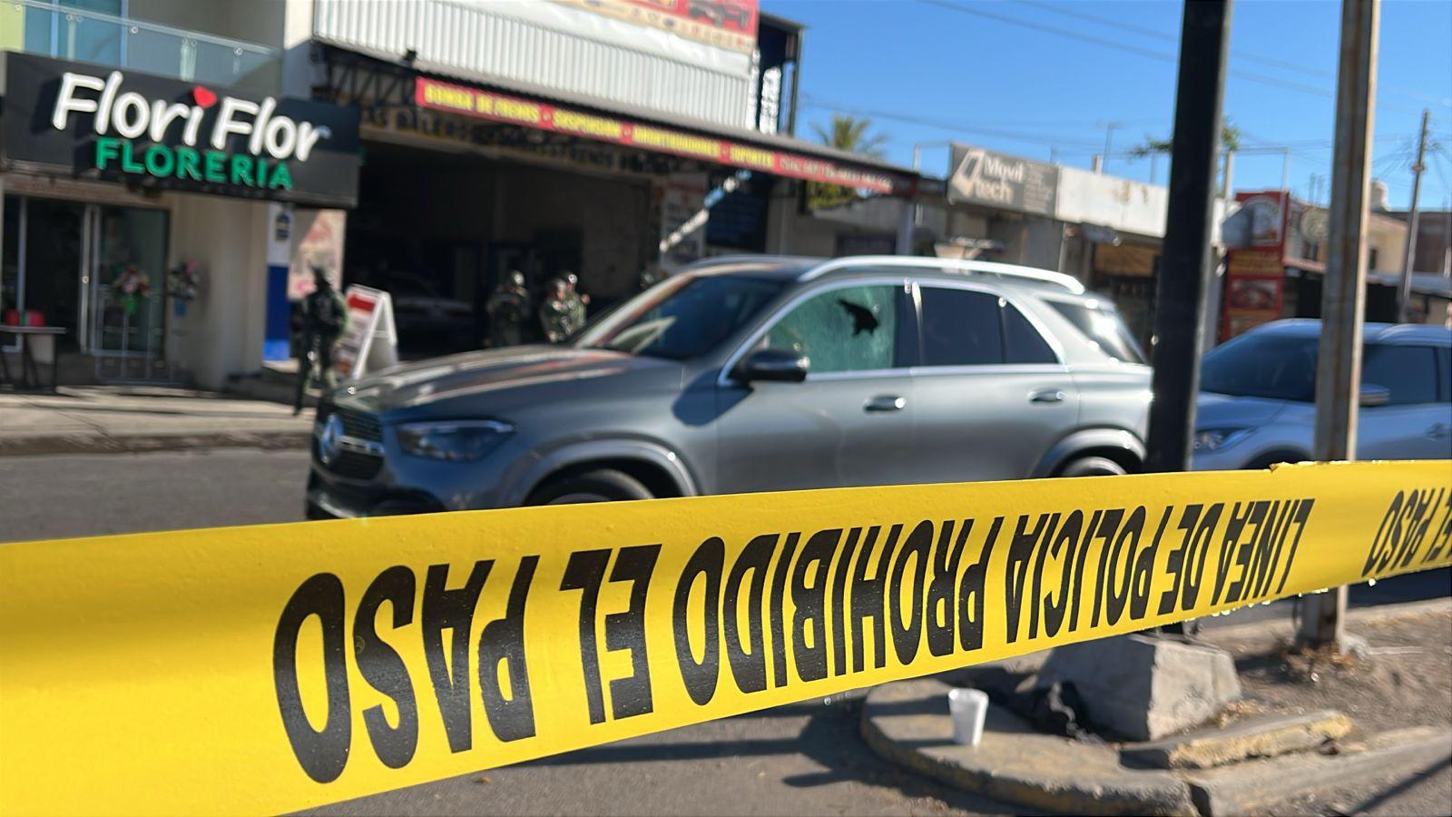 $!En Culiacán, escolta impide robo de auto y termina herido el asaltante