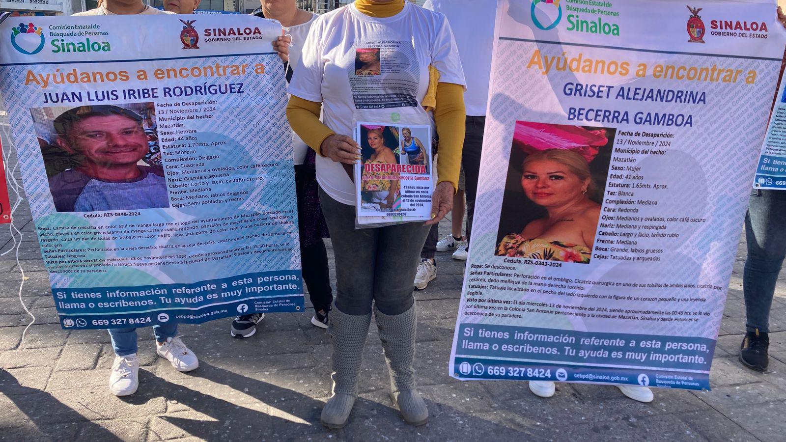$!Exigen en manifestación en Mazatlán apoyo para encontrar a personas desaparecidas y renuncia del Gobernador Rocha