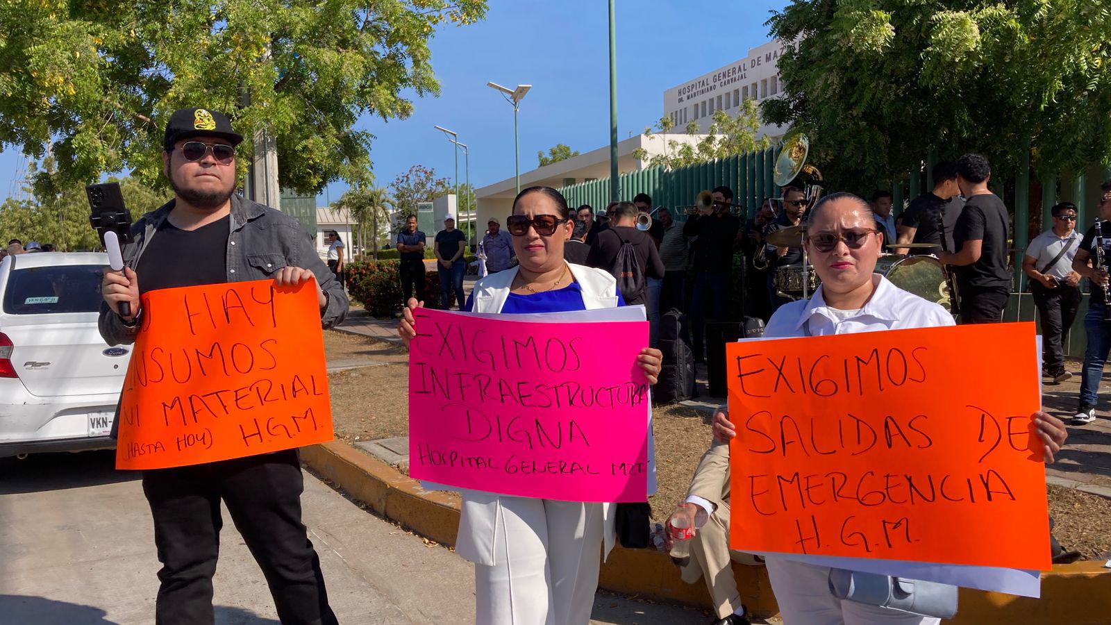 $!Visita presidencial en Mazatlán deja ‘selfies’, aplausos... y desilusión