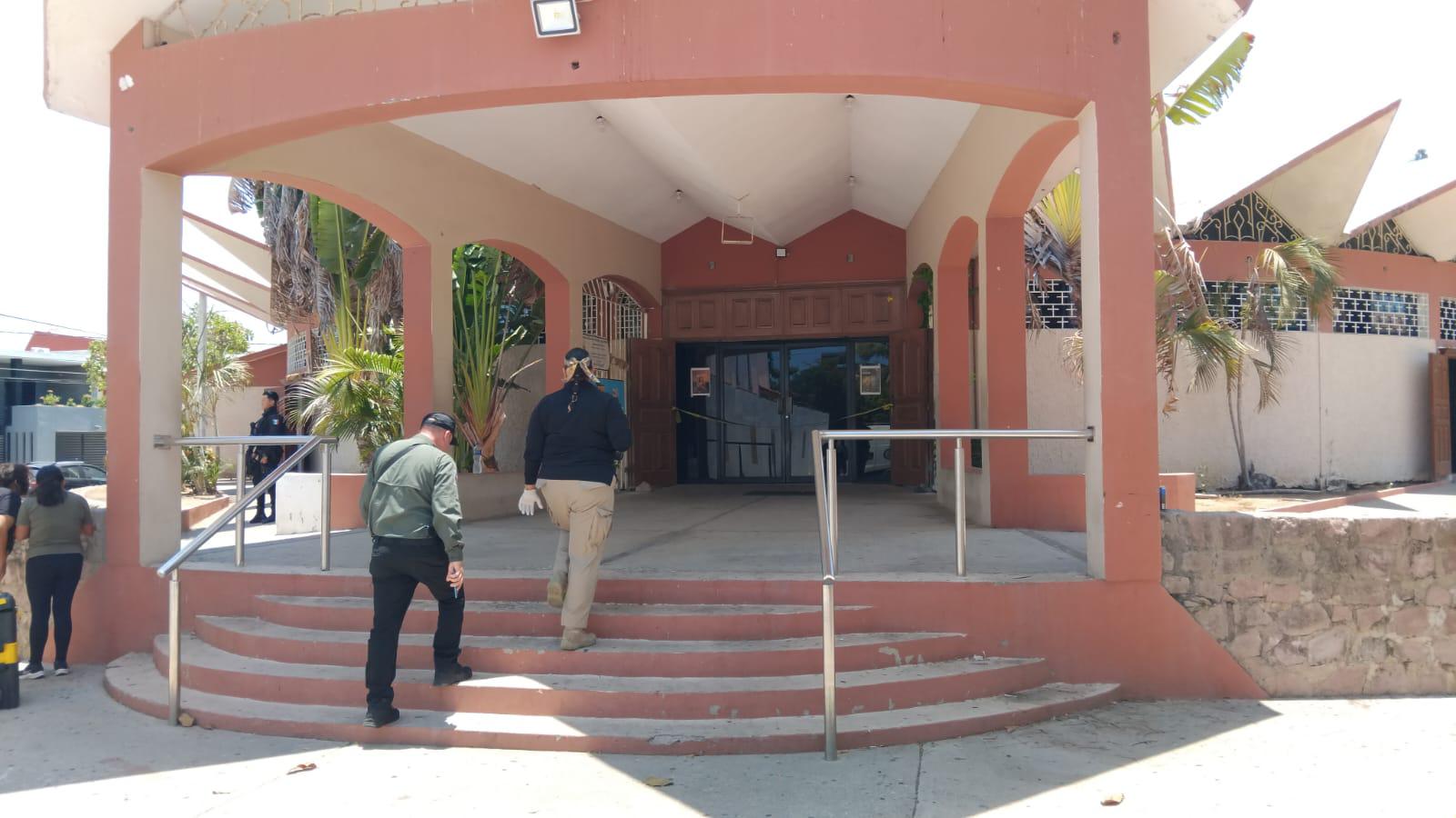 $!Abandonan un feto en un frasco en la Parroquia de María del Mar en Mazatlán