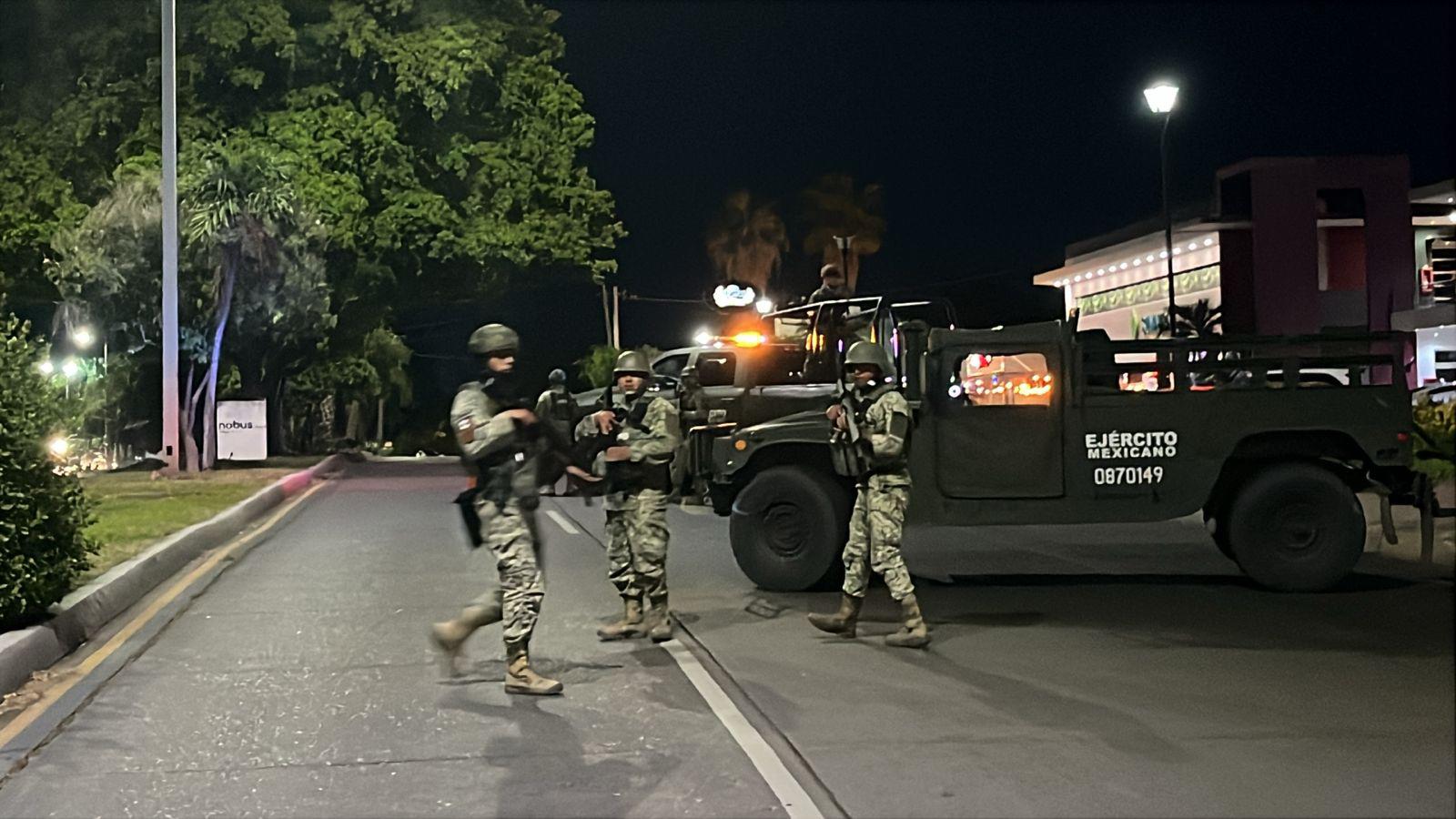 $!Ataque armado en Las Quintas deja un policía herido y una mujer muerta por bala perdida en Culiacán