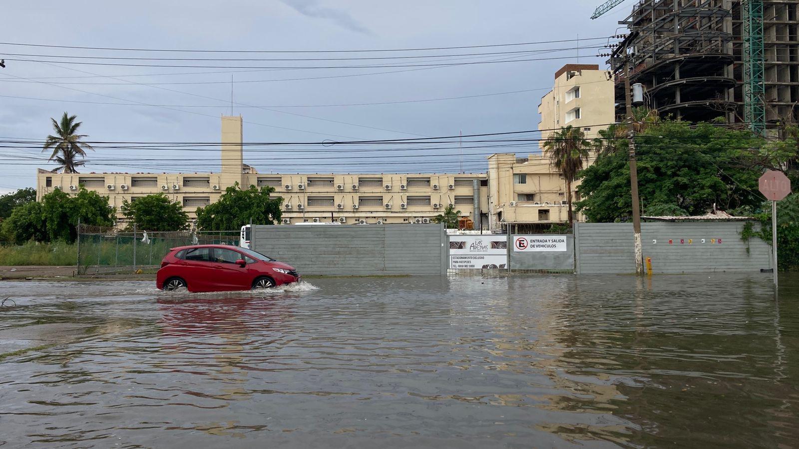 $!Lluvias de madrugada dejan inundaciones en 13 colonias de Mazatlán