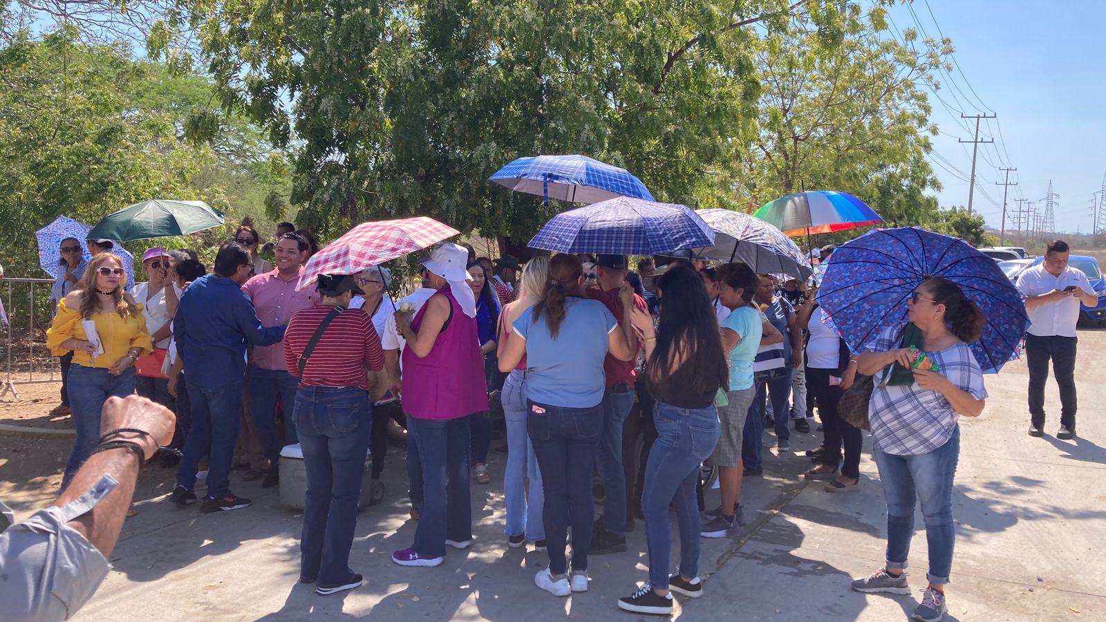 $!Visita presidencial en Mazatlán deja ‘selfies’, aplausos... y desilusión