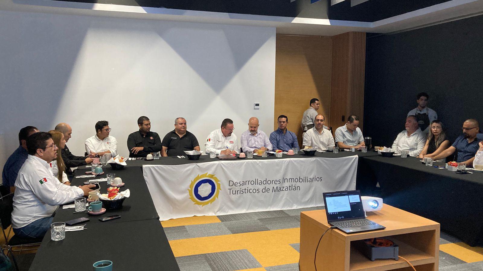 $!Constructores y desarrolladores inmobiliarios de Mazatlán firman acuerdo para mejorar sus negocios